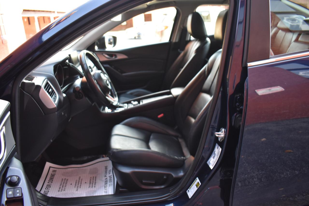 Mazda Mazda3 4-Door Touring Auto 2018