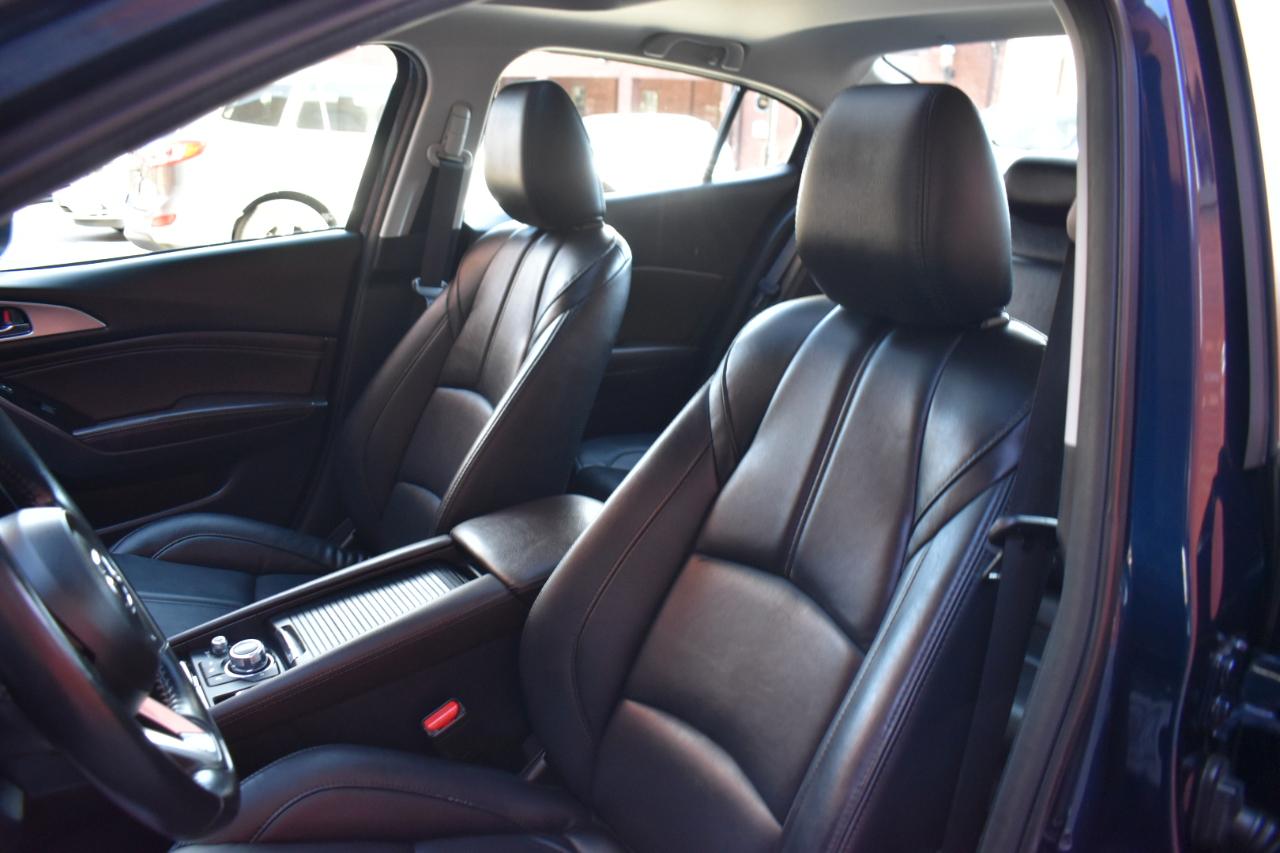 Mazda Mazda3 4-Door Touring Auto 2018
