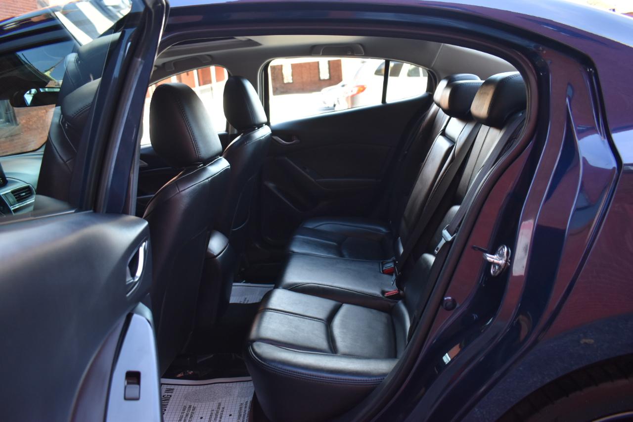 Mazda Mazda3 4-Door Touring Auto 2018