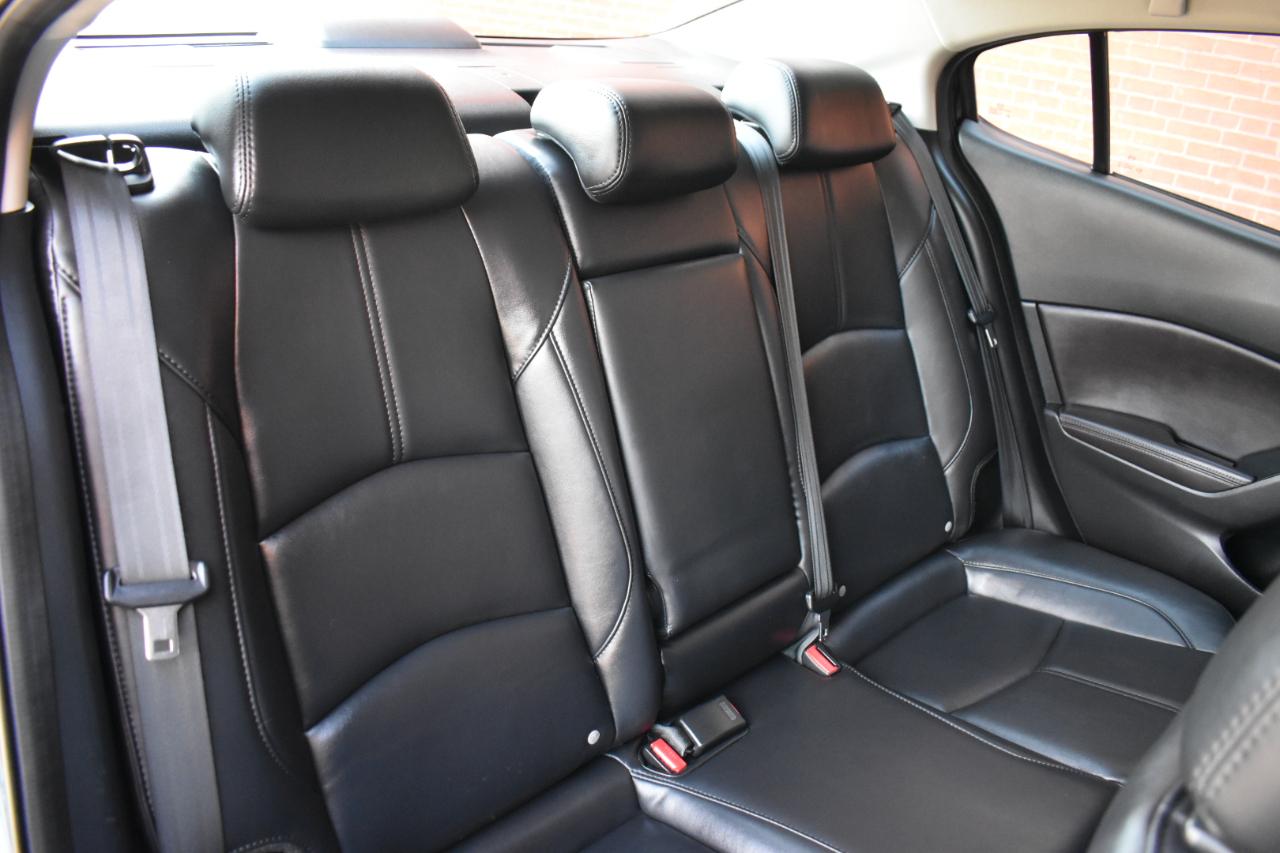 Mazda Mazda3 4-Door Touring Auto 2018