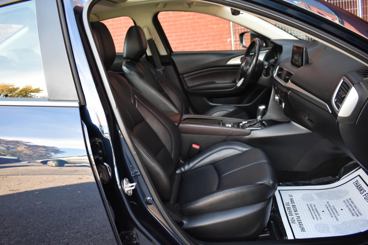 Mazda Mazda3 4-Door Touring Auto 2018