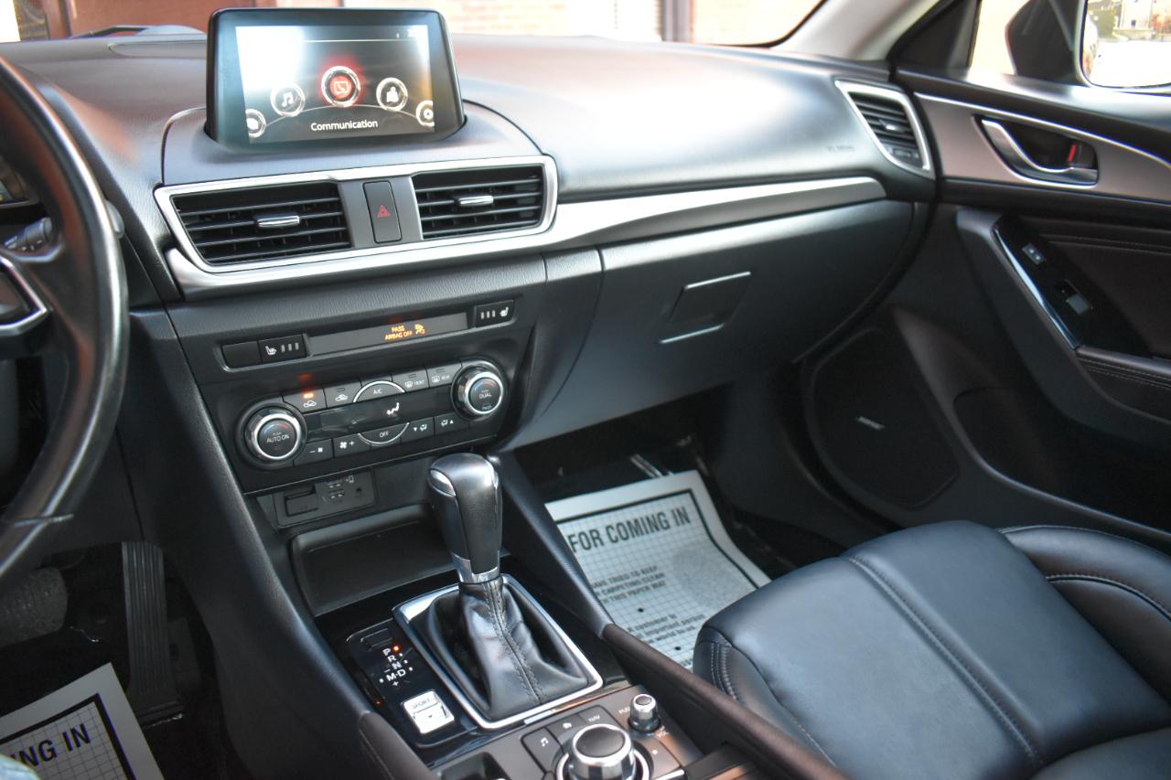 Mazda Mazda3 4-Door Touring Auto 2018