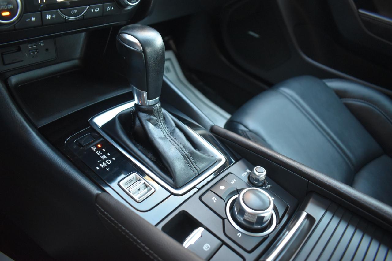 Mazda Mazda3 4-Door Touring Auto 2018
