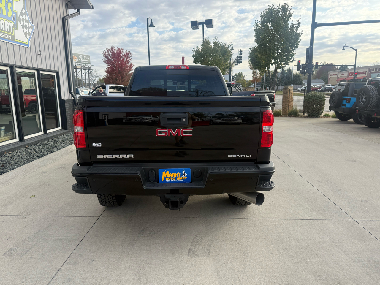 GMC Sierra 3500HD 4WD Crew Cab 153.7" Denali 2016 GMC Sierra 3500HD 4WD Crew Cab 153.7" Denali 2016