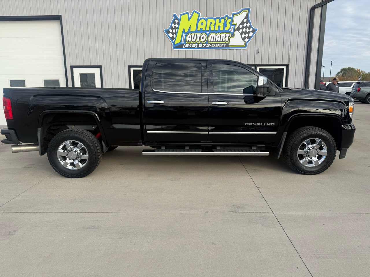 GMC Sierra 3500HD 4WD Crew Cab 153.7" Denali 2016 GMC Sierra 3500HD 4WD Crew Cab 153.7" Denali 2016