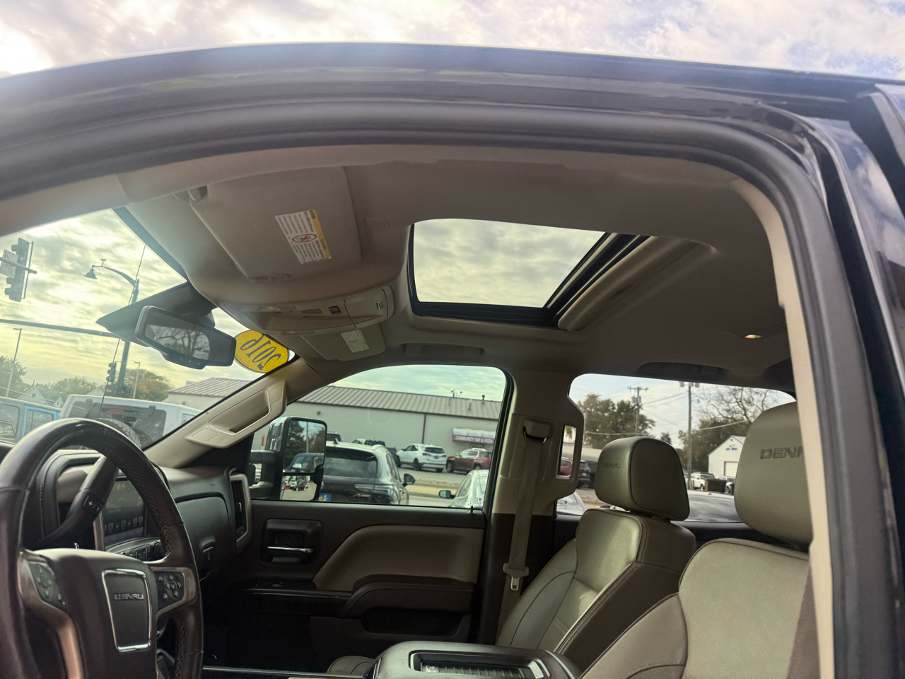 GMC Sierra 3500HD 4WD Crew Cab 153.7" Denali 2016 GMC Sierra 3500HD 4WD Crew Cab 153.7" Denali 2016