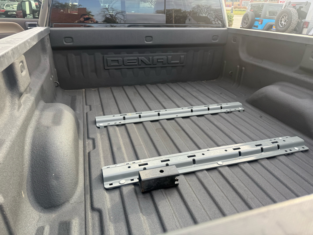 GMC Sierra 3500HD 4WD Crew Cab 153.7" Denali 2016 GMC Sierra 3500HD 4WD Crew Cab 153.7" Denali 2016