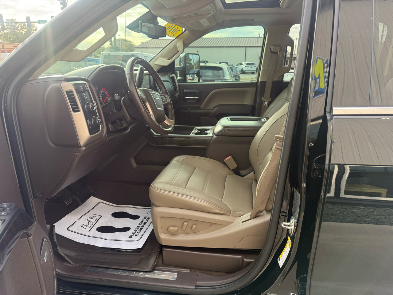 GMC Sierra 3500HD 4WD Crew Cab 153.7" Denali 2016 GMC Sierra 3500HD 4WD Crew Cab 153.7" Denali 2016