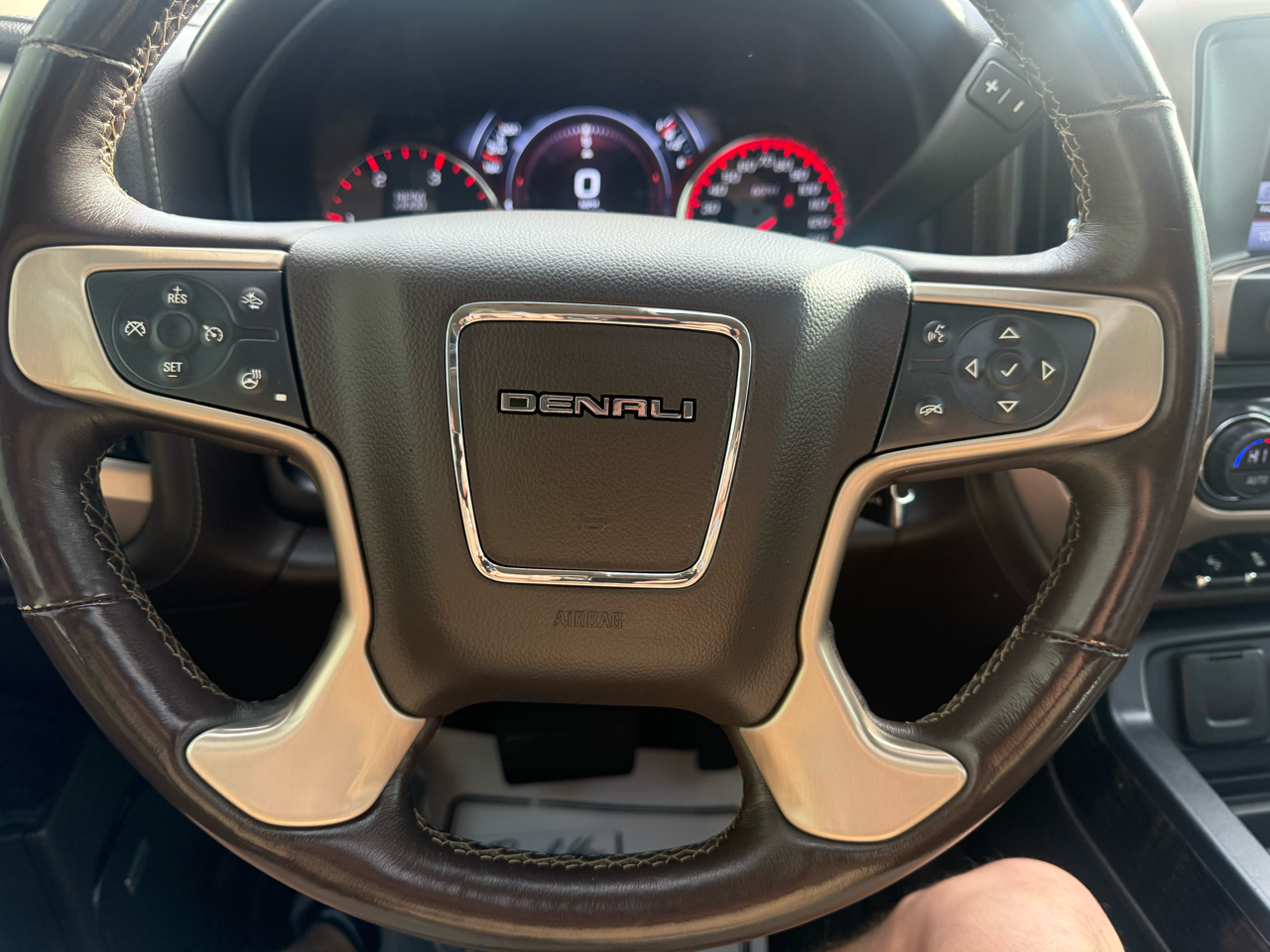 GMC Sierra 3500HD 4WD Crew Cab 153.7" Denali 2016 GMC Sierra 3500HD 4WD Crew Cab 153.7" Denali 2016