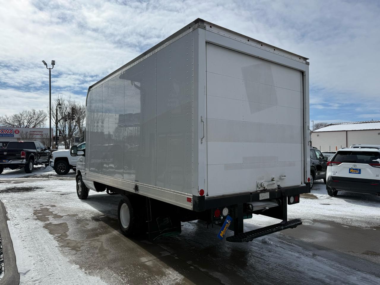 Ford E-Series Cutaway E-350 SRW 138" WB 2022