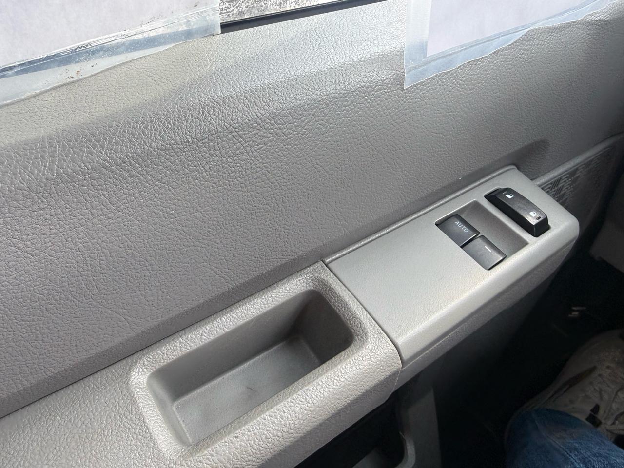 Ford E-Series Cutaway E-350 SRW 138" WB 2022