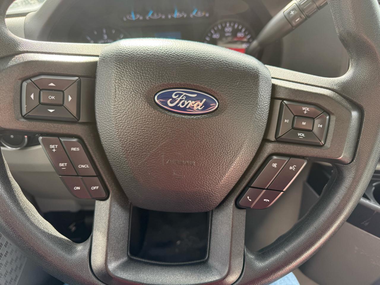 Ford E-Series Cutaway E-350 SRW 138" WB 2022