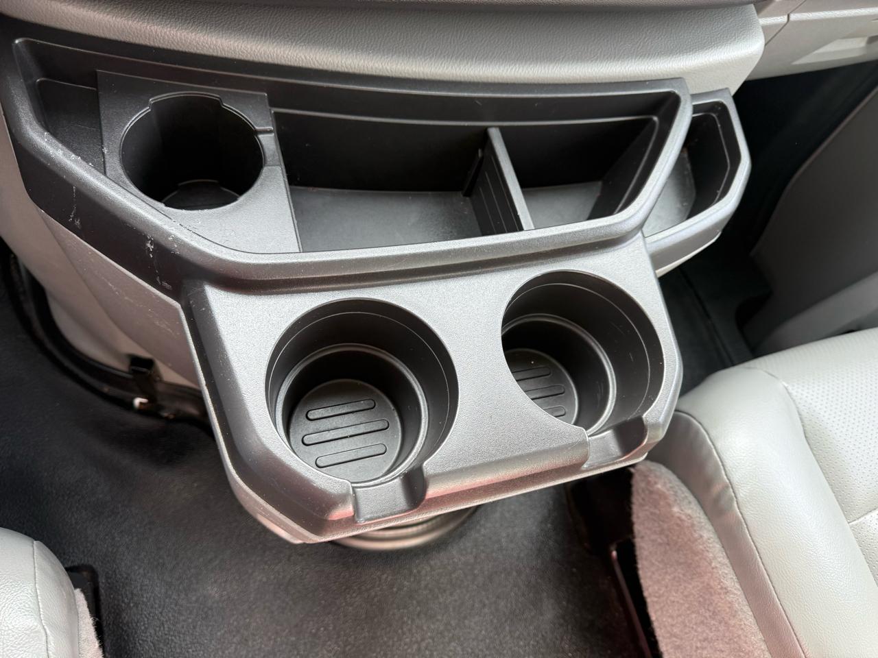 Ford E-Series Cutaway E-350 SRW 138" WB 2022