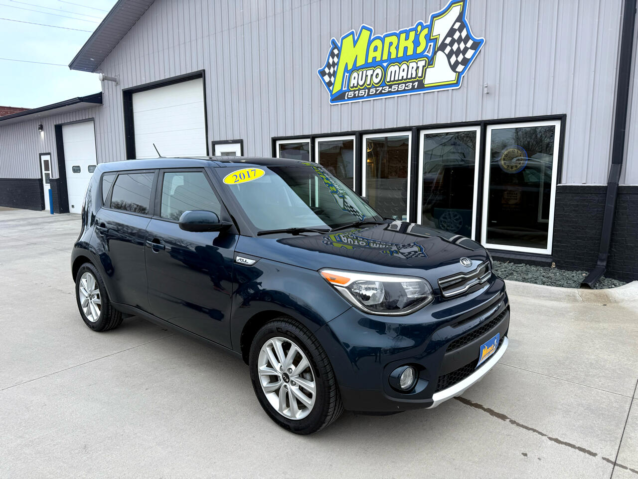2017 Kia Soul + Auto