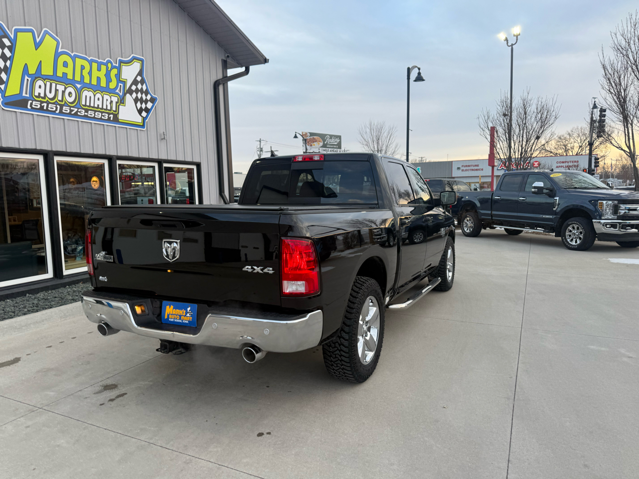 RAM 1500 Classic Big Horn 4x4 Crew Cab 5'7" Box 2019