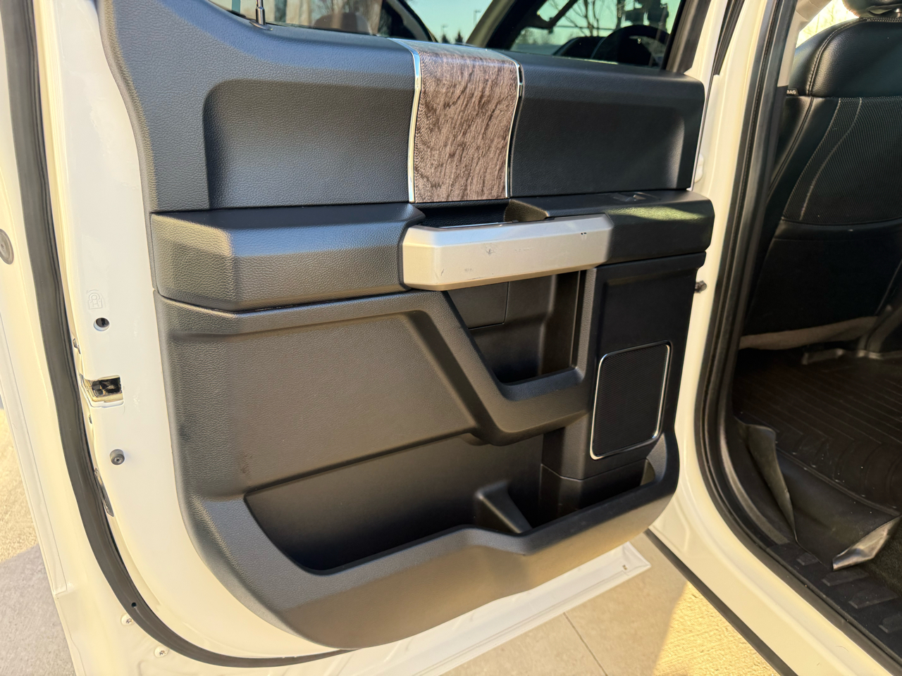 Ford Super Duty F-250 SRW Lariat 4WD Crew Cab 6.75' Box 2017