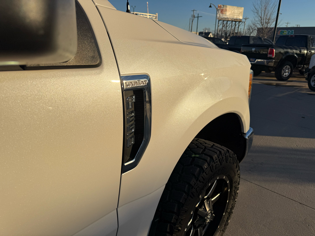 Ford Super Duty F-250 SRW Lariat 4WD Crew Cab 6.75' Box 2017