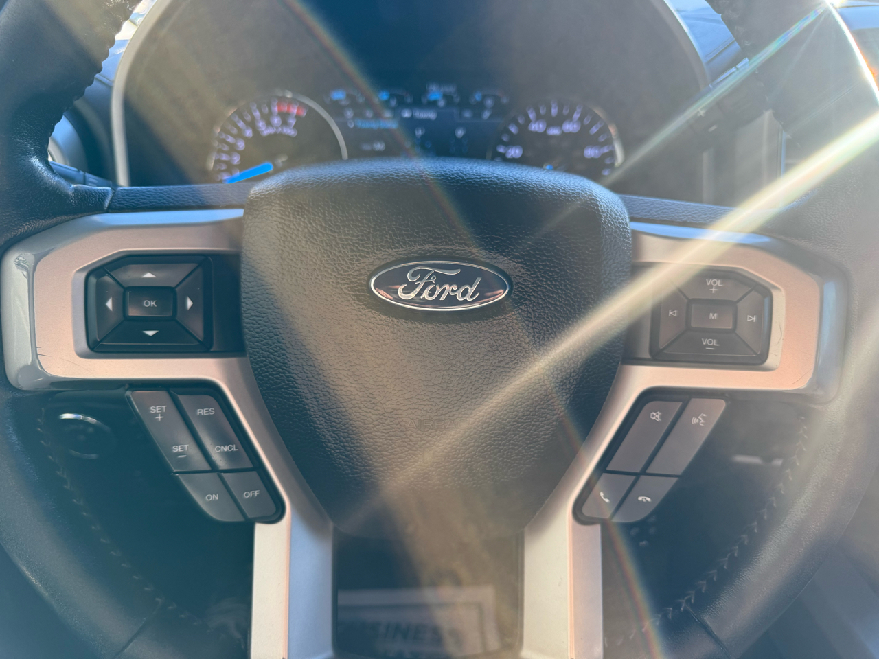 Ford Super Duty F-250 SRW Lariat 4WD Crew Cab 6.75' Box 2017