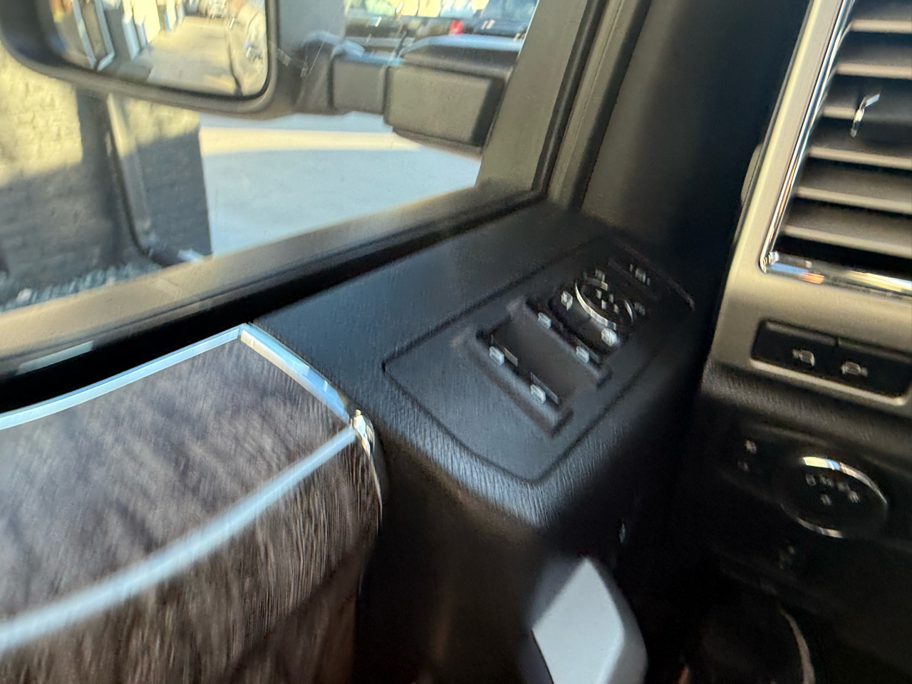 Ford Super Duty F-250 SRW Lariat 4WD Crew Cab 6.75' Box 2017