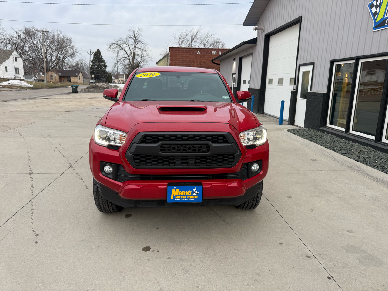 Toyota Tacoma 4WD Double Cab LB V6 AT SR5 (Natl) 2016