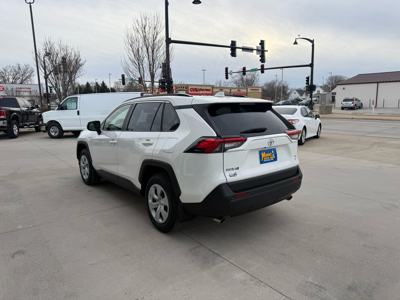 Toyota RAV4 LE AWD (Natl) 2019