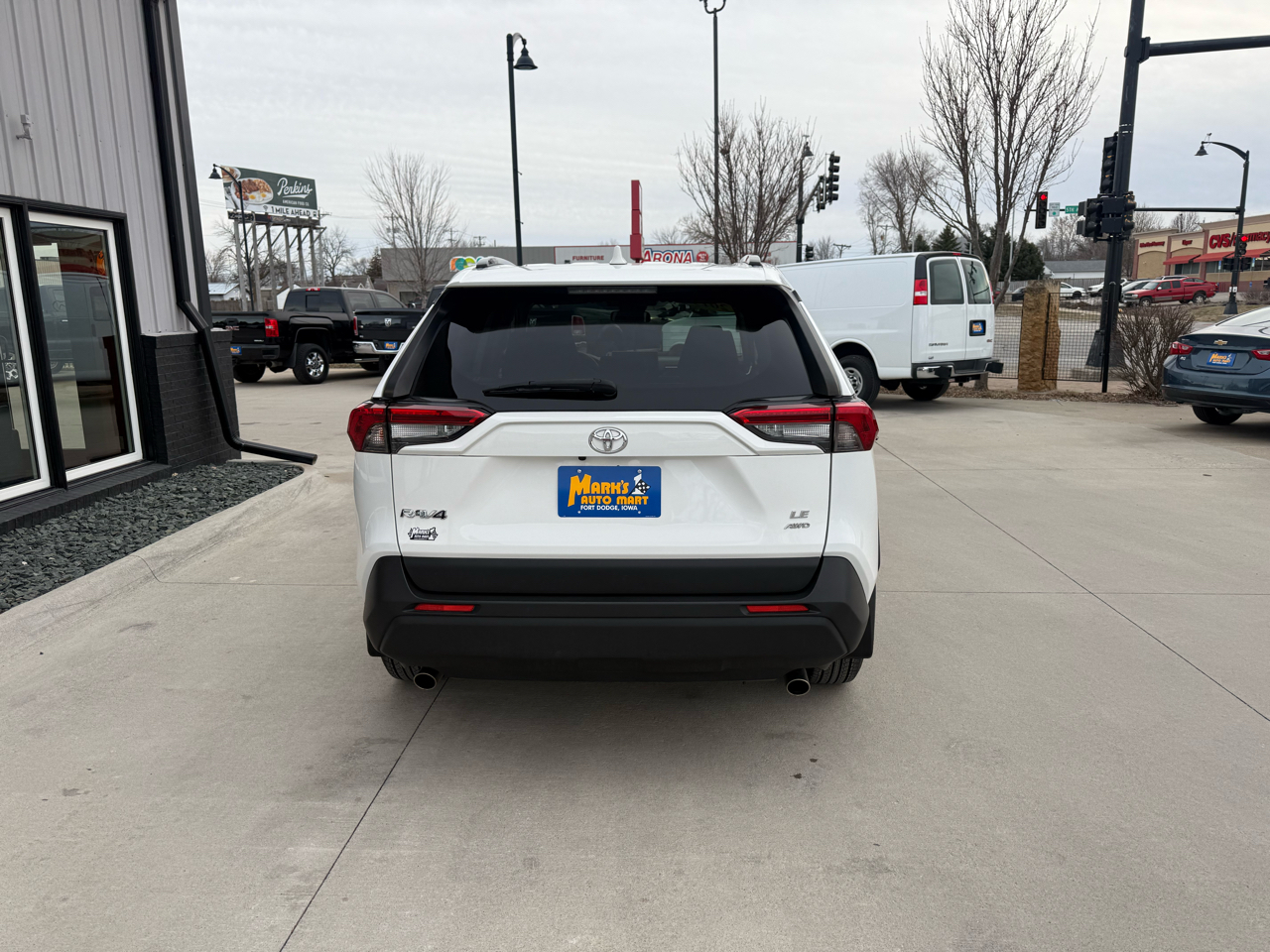 Toyota RAV4 LE AWD (Natl) 2019