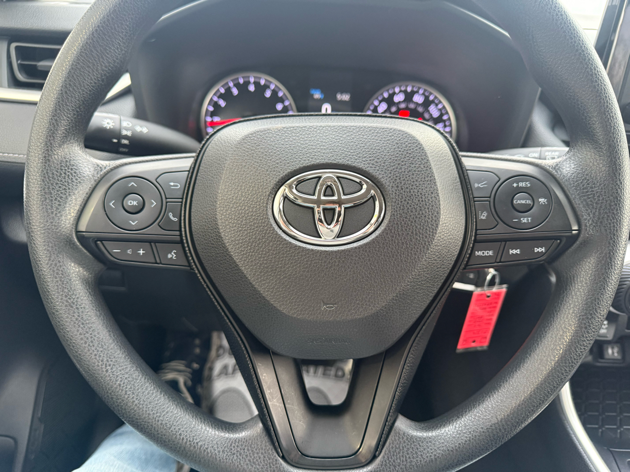 Toyota RAV4 LE AWD (Natl) 2019