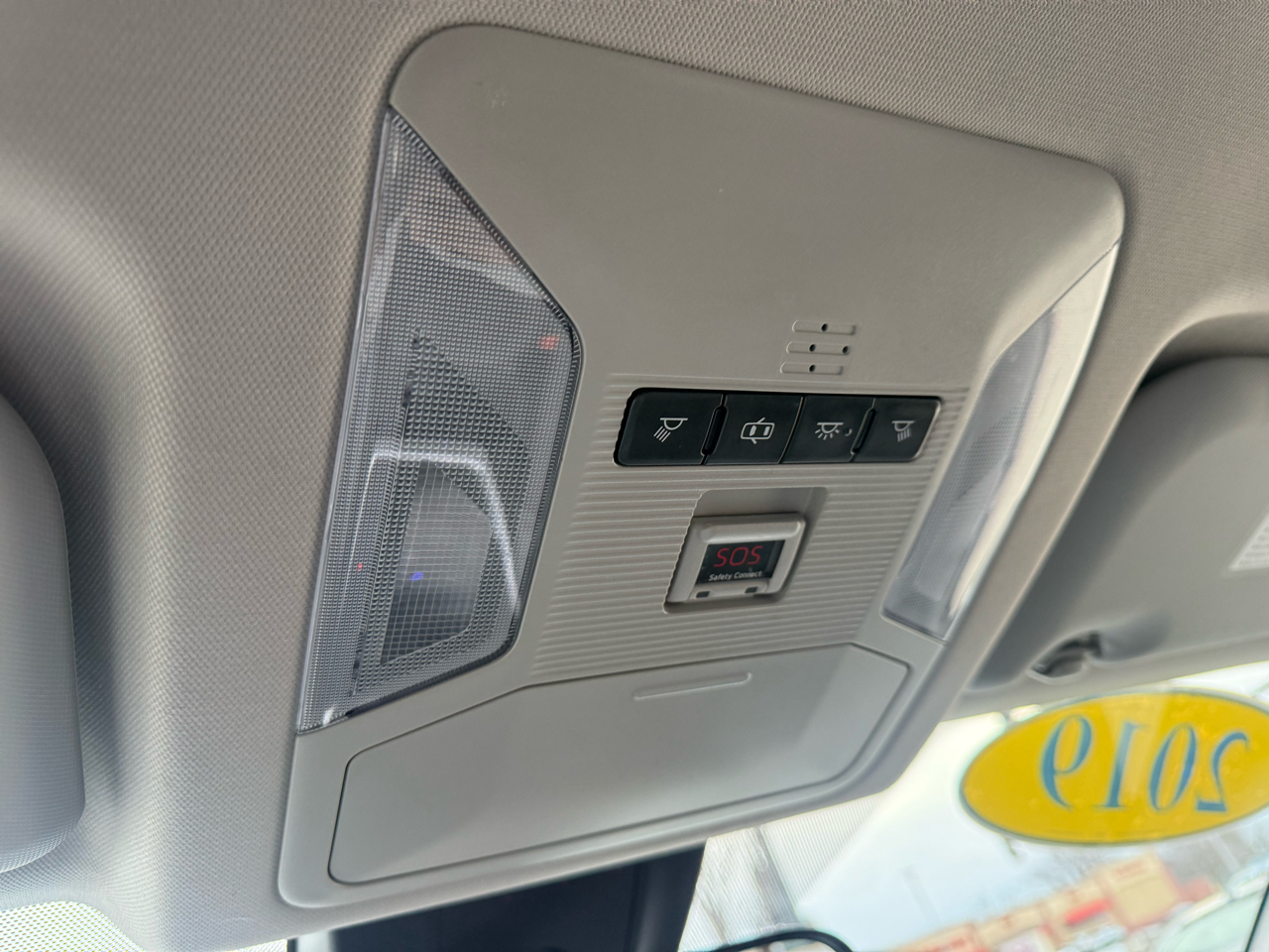 Toyota RAV4 LE AWD (Natl) 2019