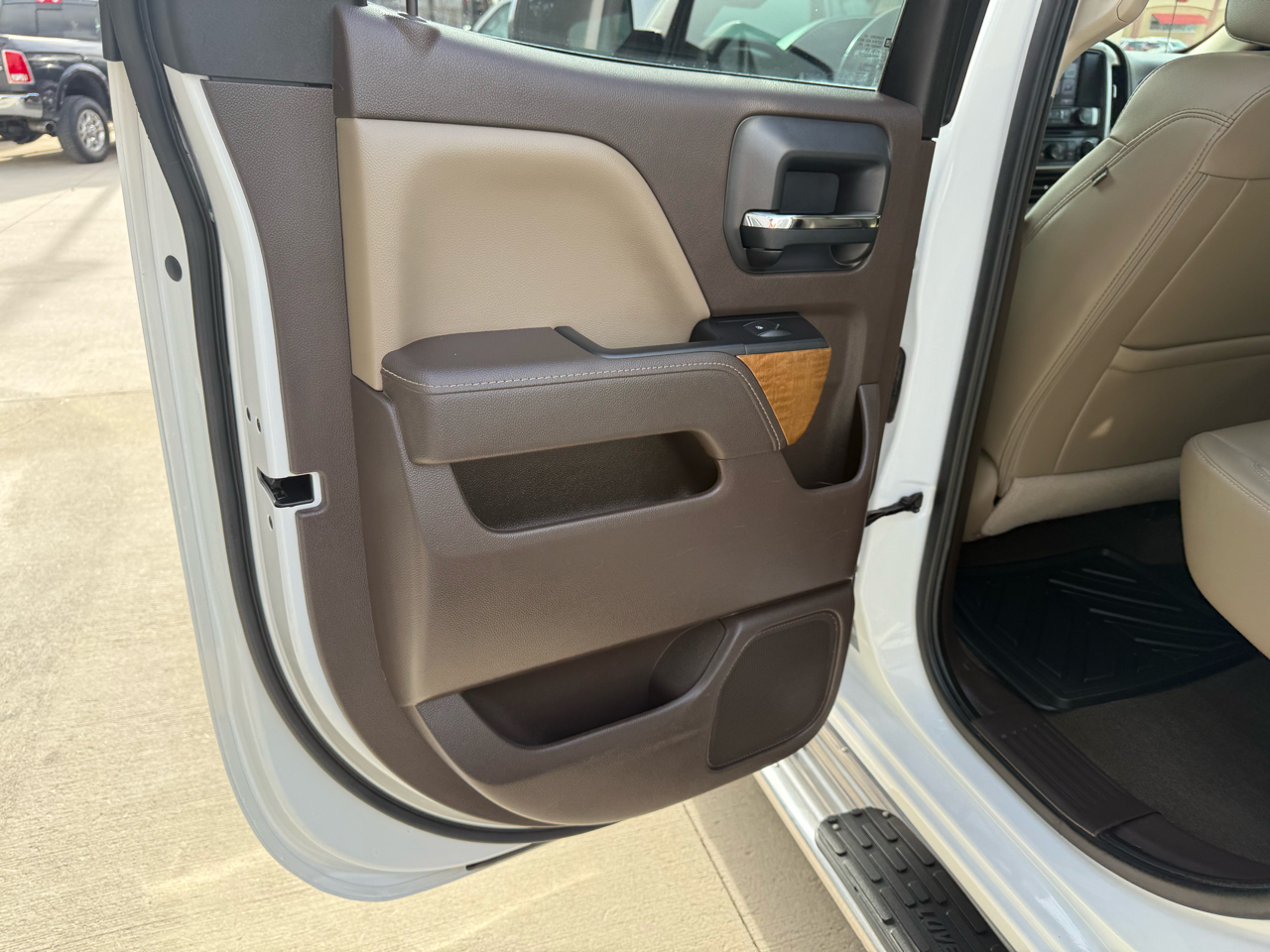 Chevrolet Silverado 2500HD 4WD Double Cab 144.2" LTZ 2017