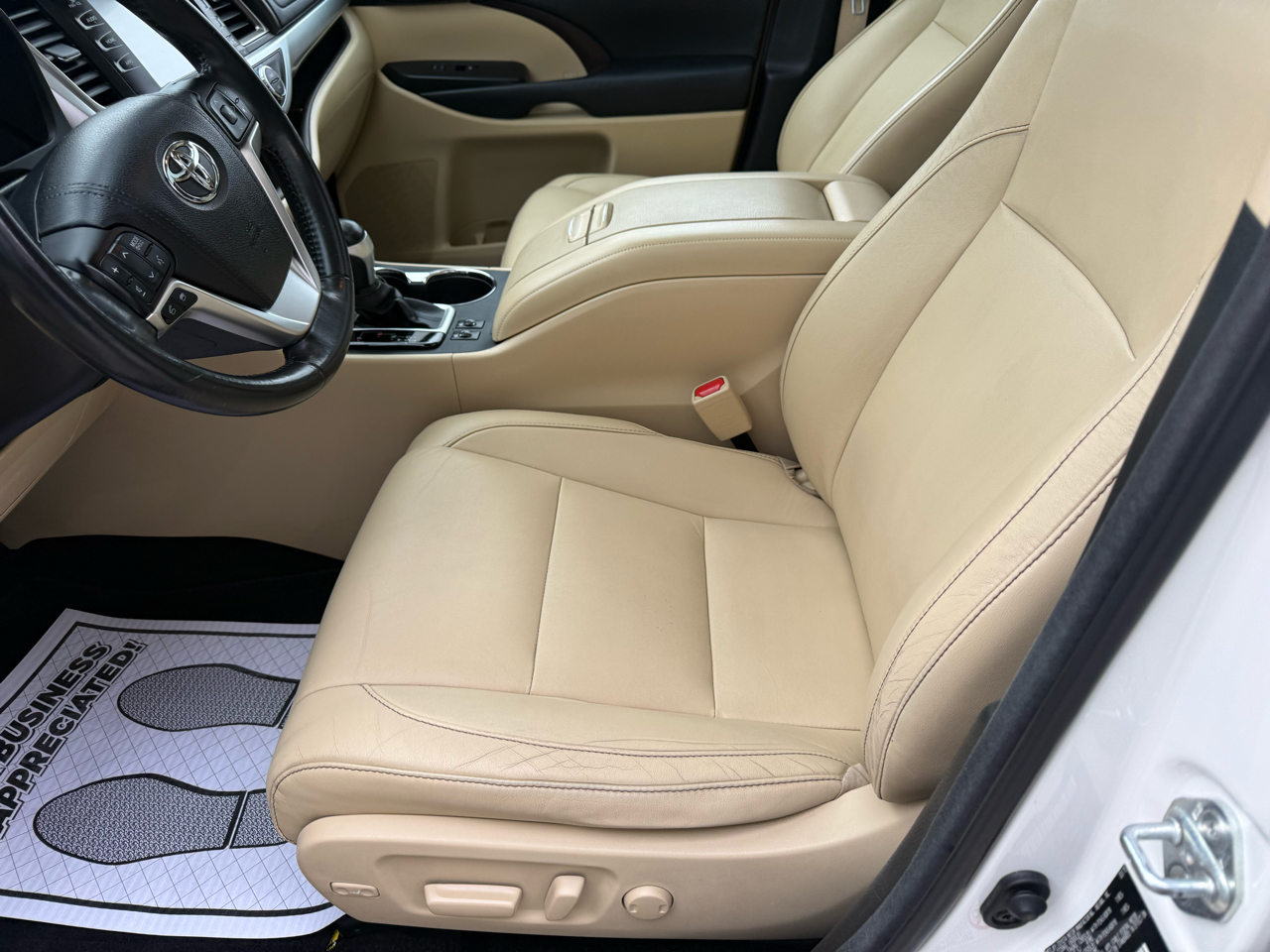 Toyota Highlander AWD 4dr V6 XLE (Natl) 2015