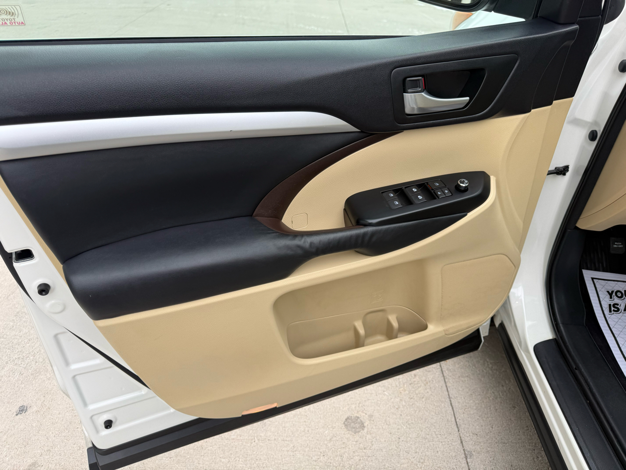 Toyota Highlander AWD 4dr V6 XLE (Natl) 2015