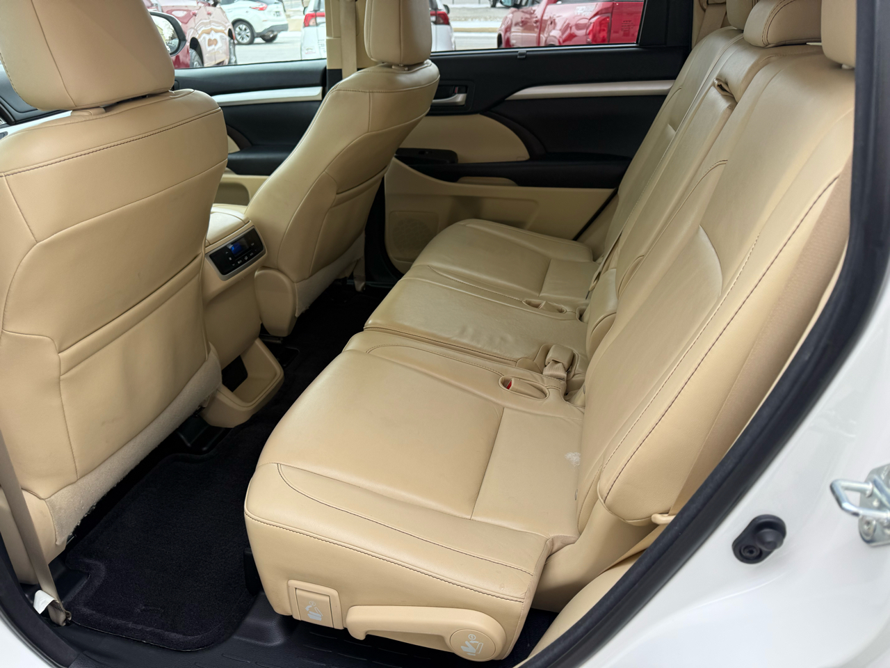 Toyota Highlander AWD 4dr V6 XLE (Natl) 2015