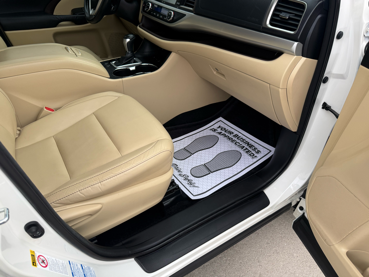 Toyota Highlander AWD 4dr V6 XLE (Natl) 2015