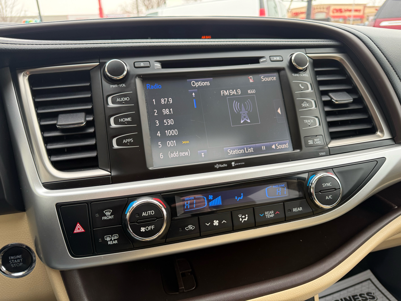 Toyota Highlander AWD 4dr V6 XLE (Natl) 2015