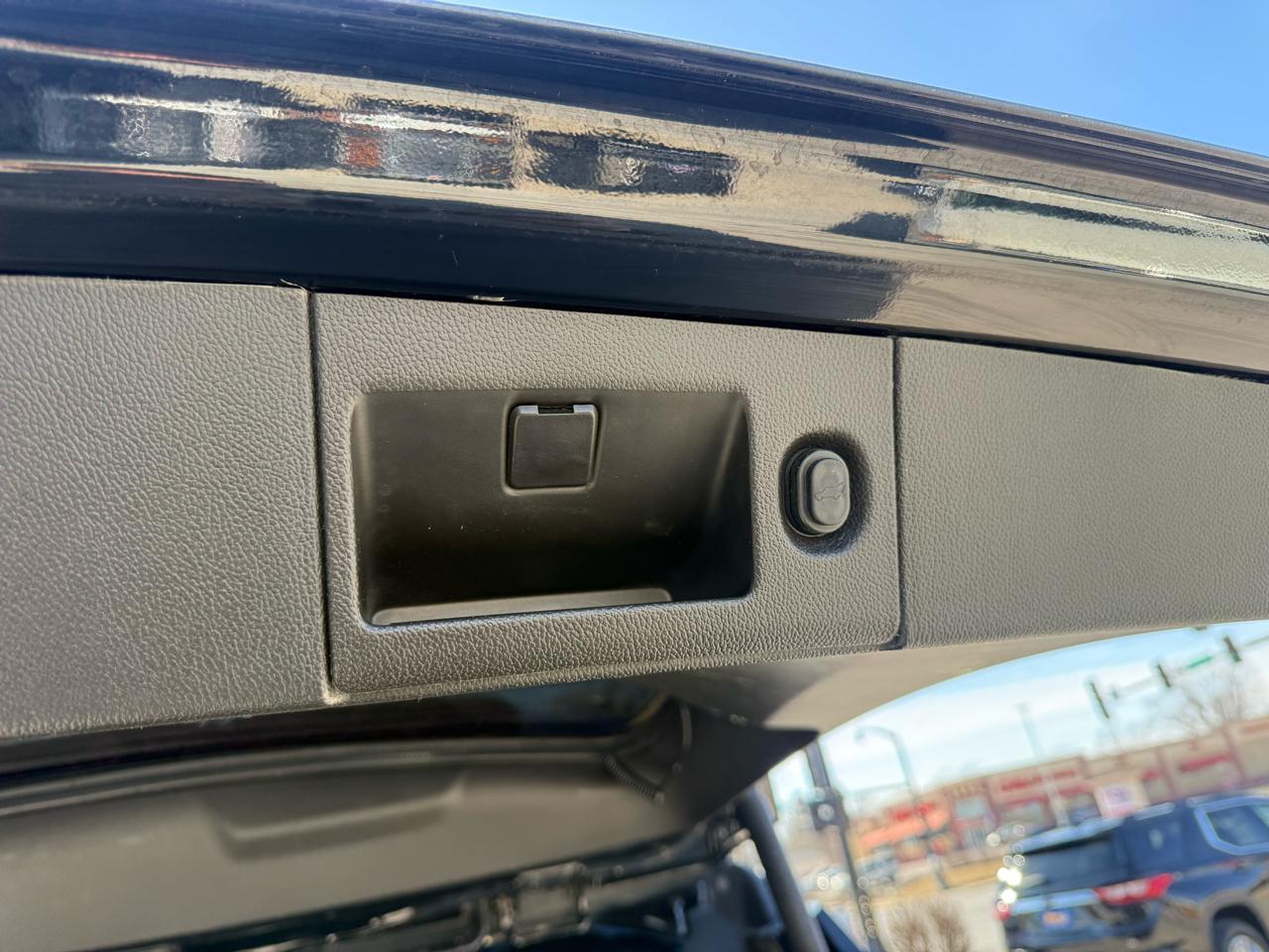 GMC Yukon 4WD 4dr SLT 2015