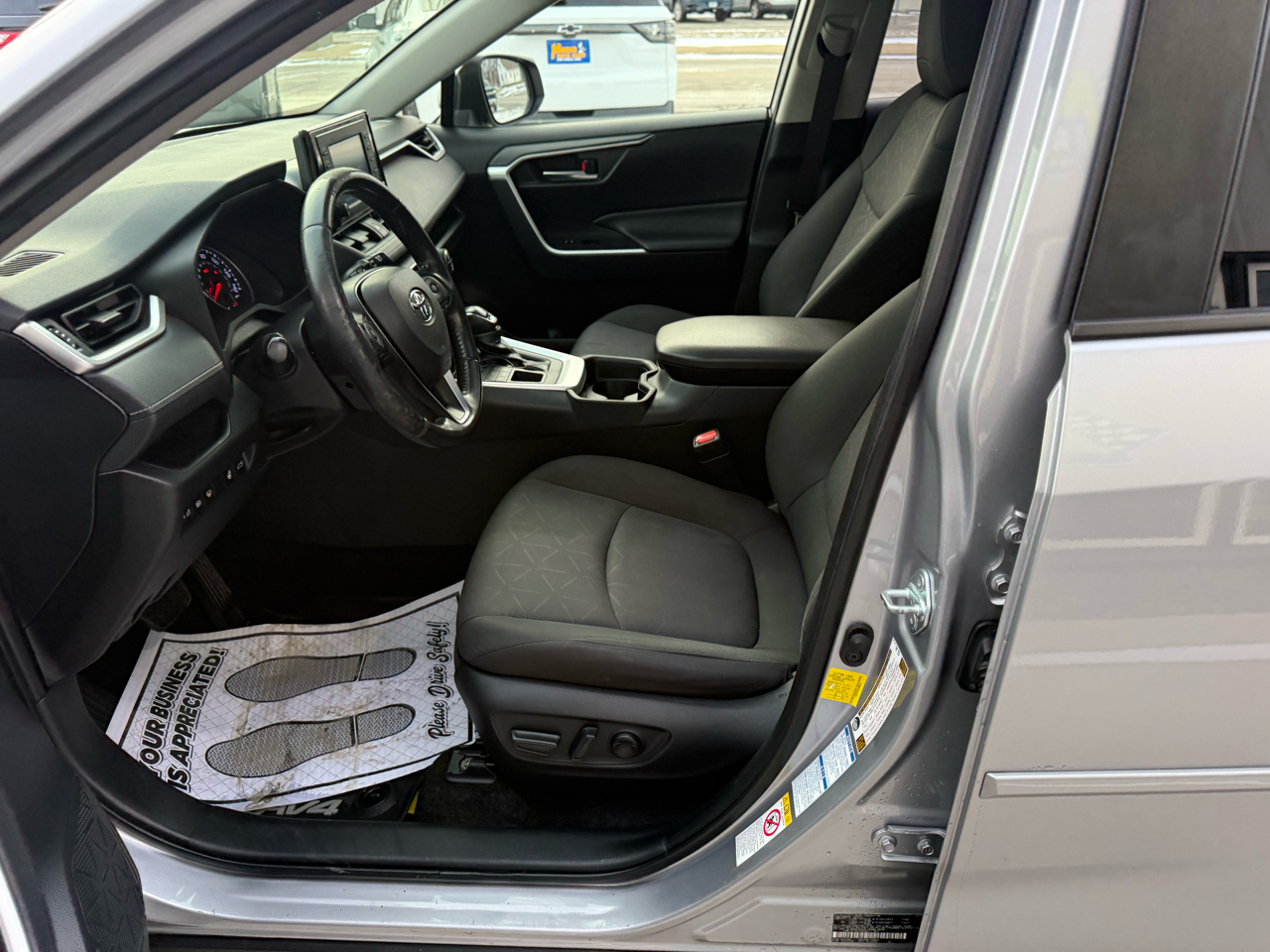 Toyota RAV4 XLE AWD (Natl) 2019