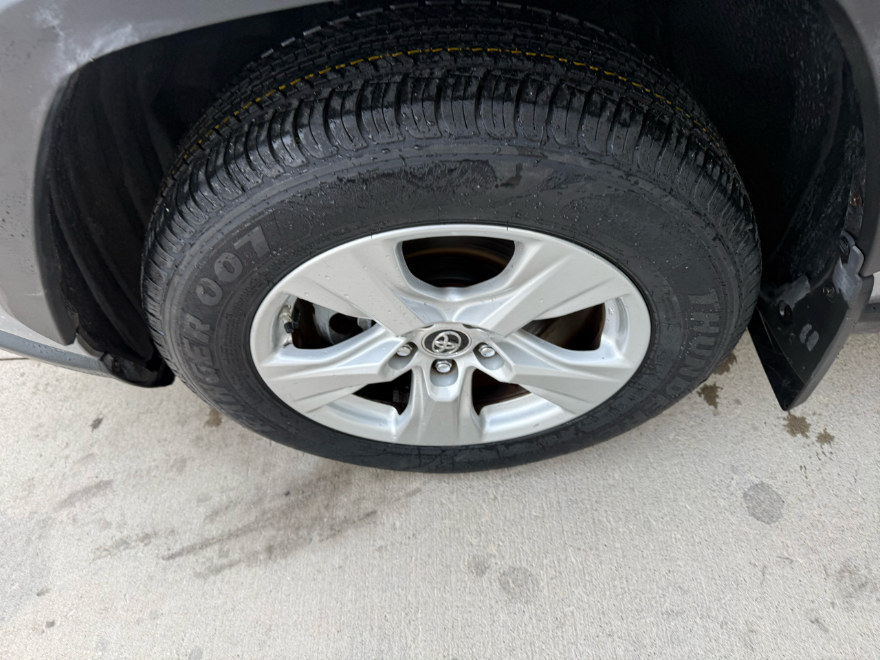 Toyota RAV4 XLE AWD (Natl) 2019