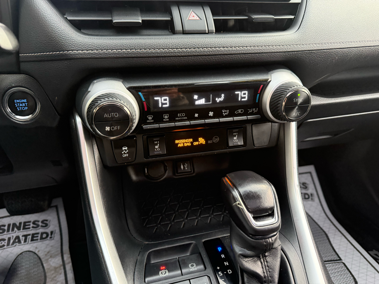 Toyota RAV4 XLE AWD (Natl) 2019