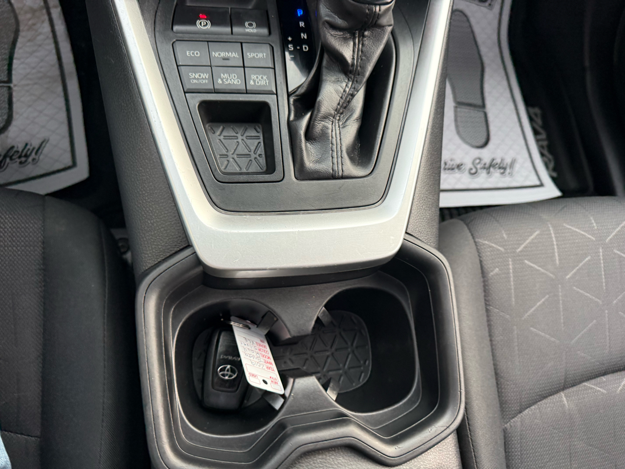 Toyota RAV4 XLE AWD (Natl) 2019