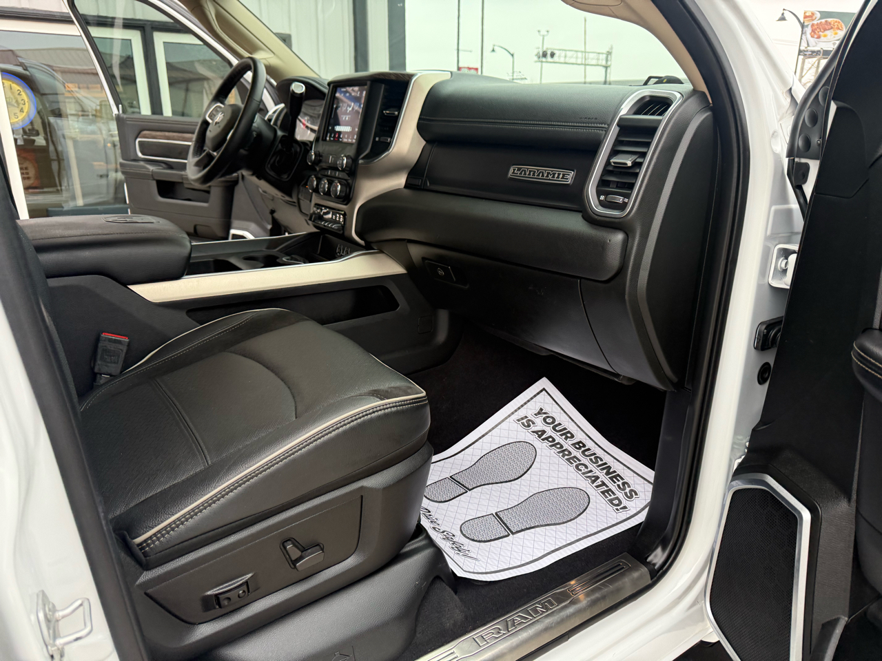 RAM 2500 Laramie 4x4 Crew Cab 6'4" Box 2021