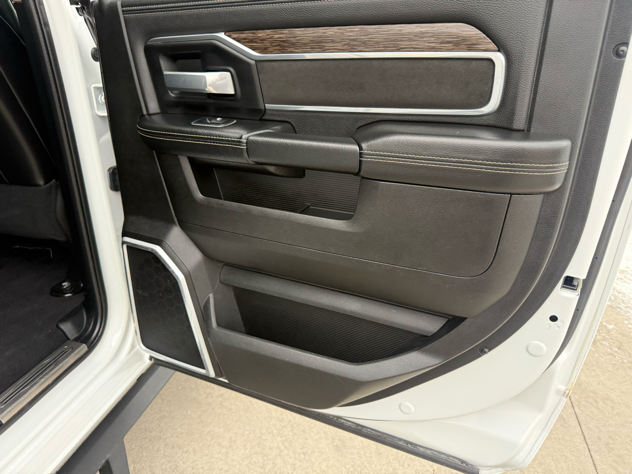 RAM 2500 Laramie 4x4 Crew Cab 6'4" Box 2021