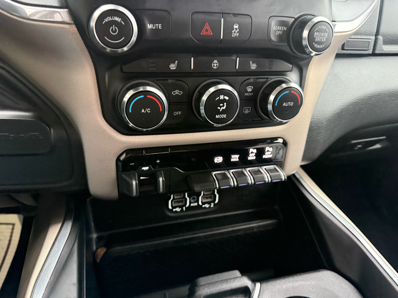 RAM 2500 Laramie 4x4 Crew Cab 6'4" Box 2021