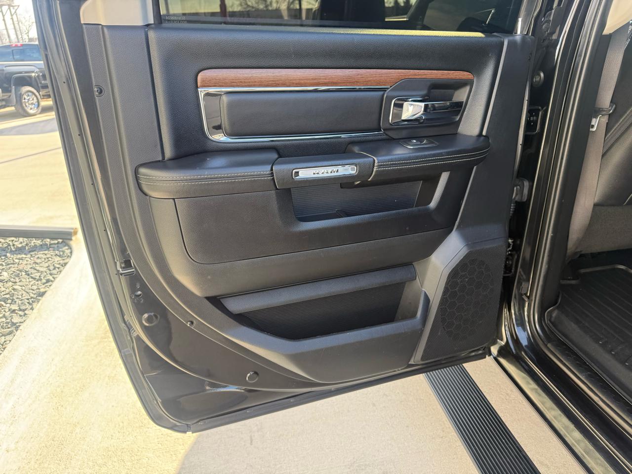 RAM 2500 4WD Crew Cab 149" Laramie 2015