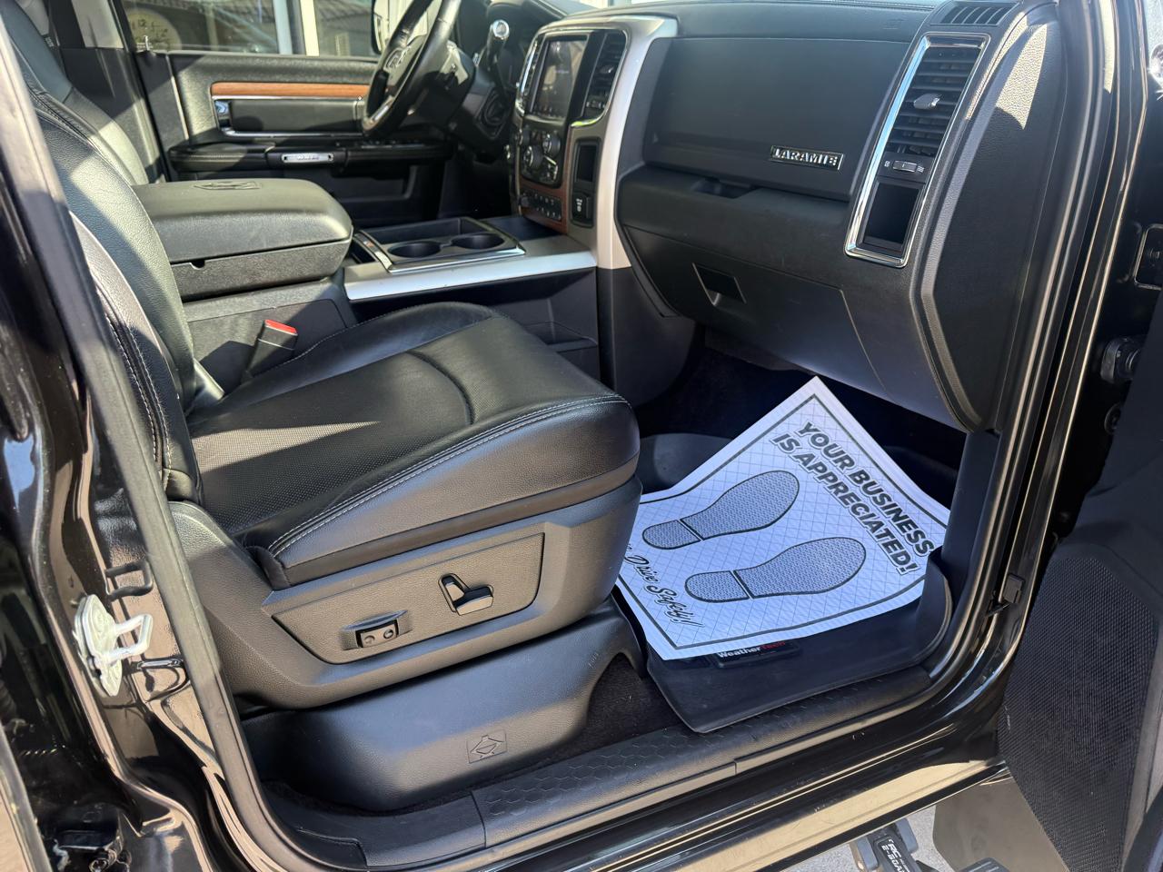 RAM 2500 4WD Crew Cab 149" Laramie 2015