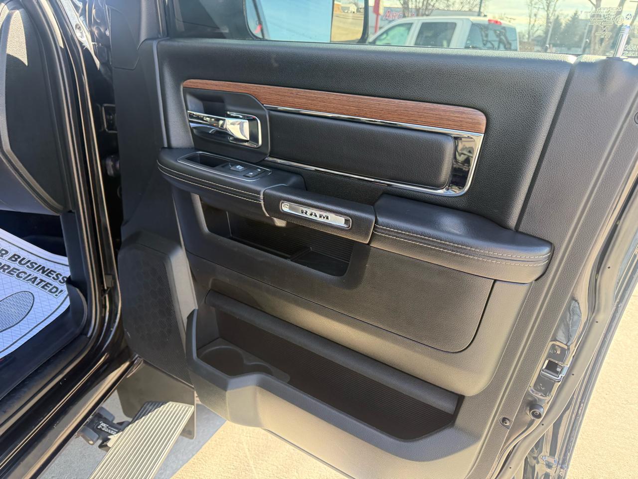 RAM 2500 4WD Crew Cab 149" Laramie 2015