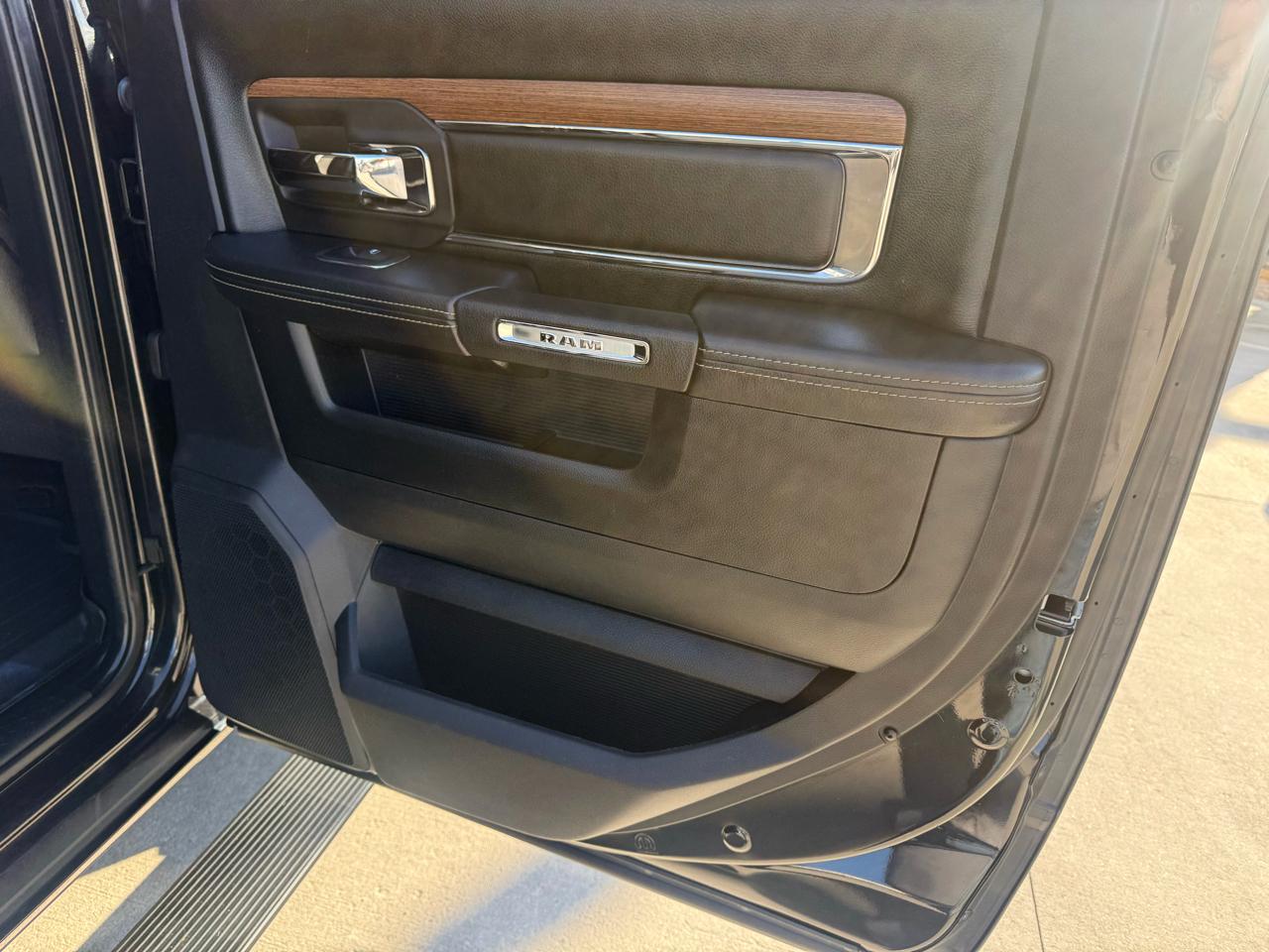 RAM 2500 4WD Crew Cab 149" Laramie 2015