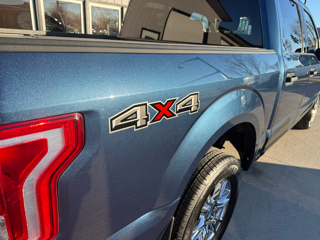 Ford F-150 Platinum 4WD SuperCrew 5.5' Box 2017