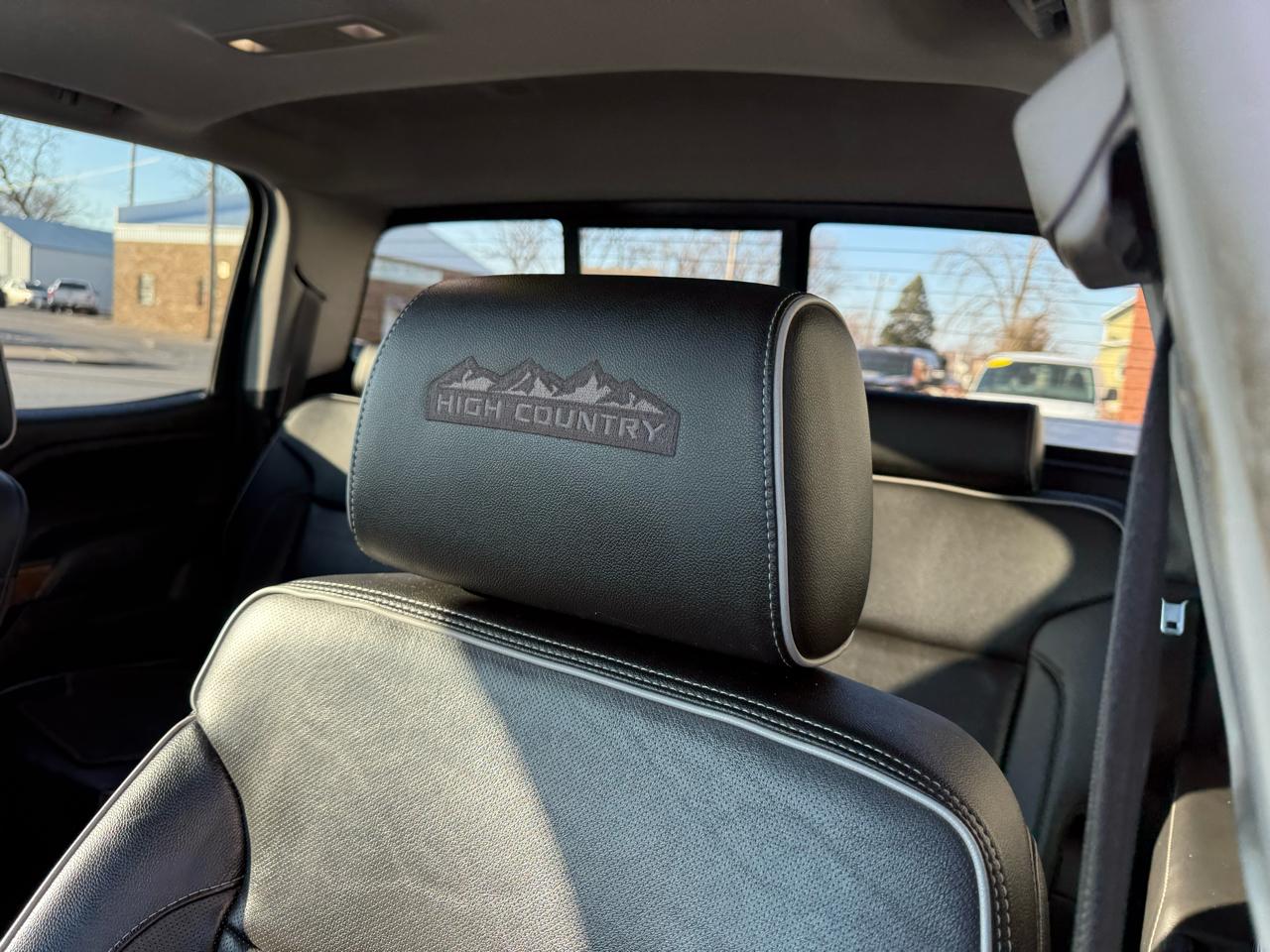 Chevrolet Silverado 1500 4WD Crew Cab 143.5" High Country 2018