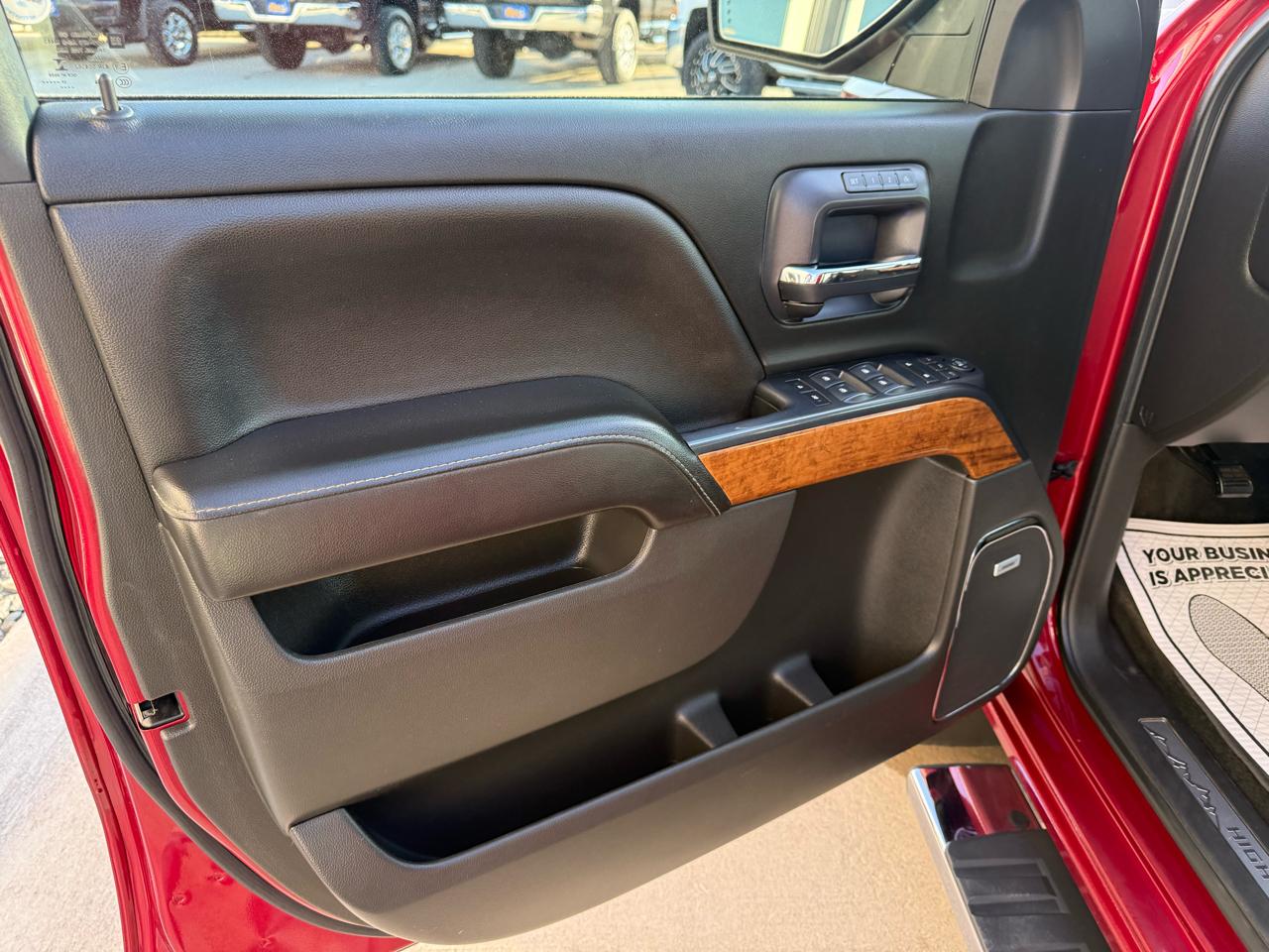 Chevrolet Silverado 1500 4WD Crew Cab 143.5" High Country 2018