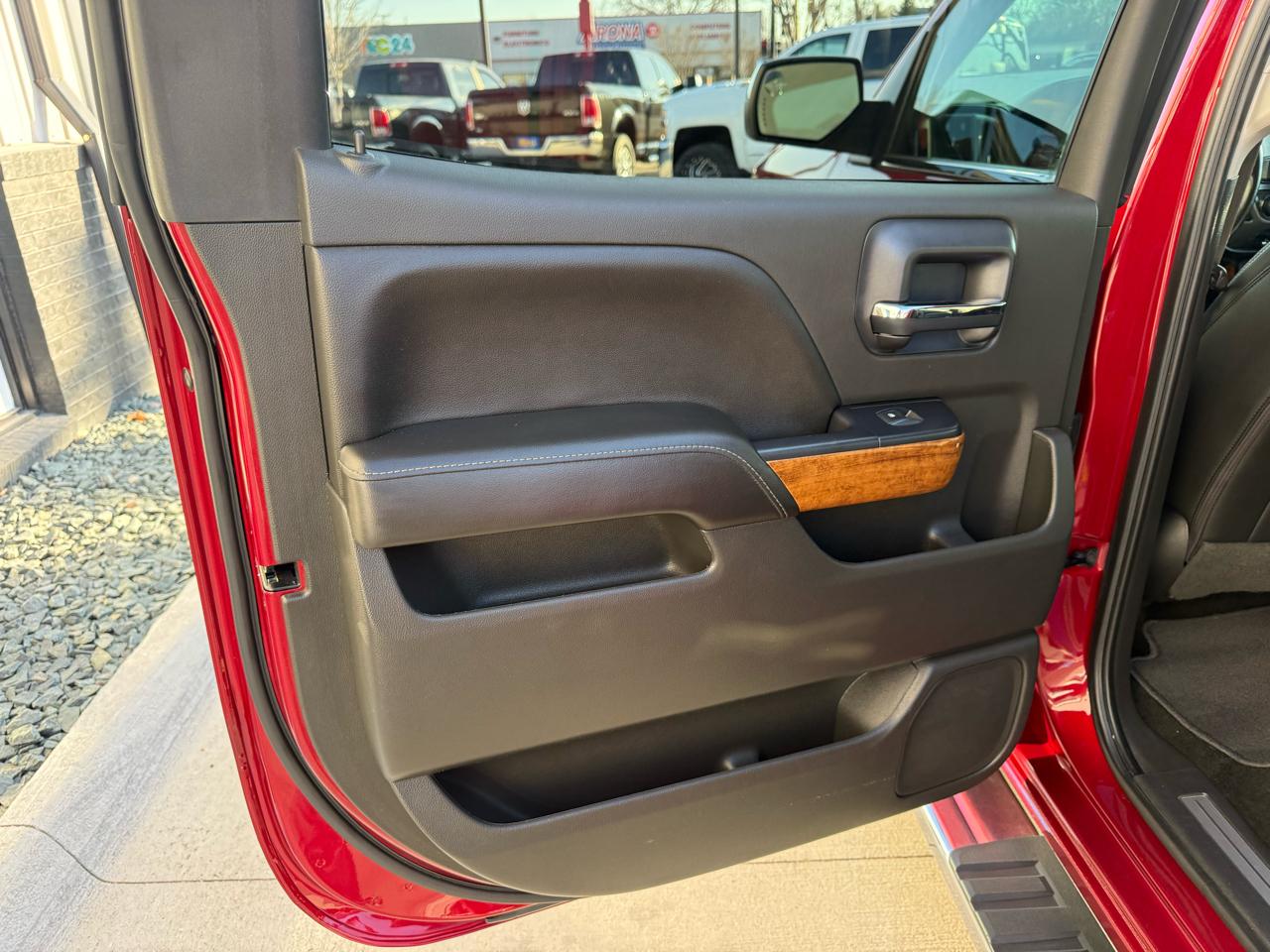 Chevrolet Silverado 1500 4WD Crew Cab 143.5" High Country 2018